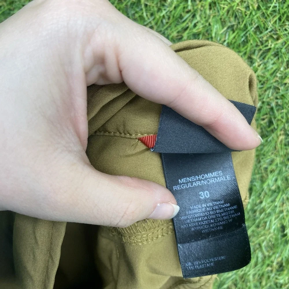 North Face Shorts Mens 30 x9